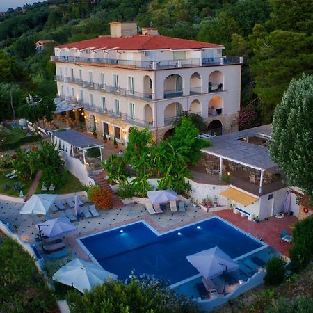 Hotel Garden Riviera Санта-Мария-ди-Кастеллабате Экстерьер фото