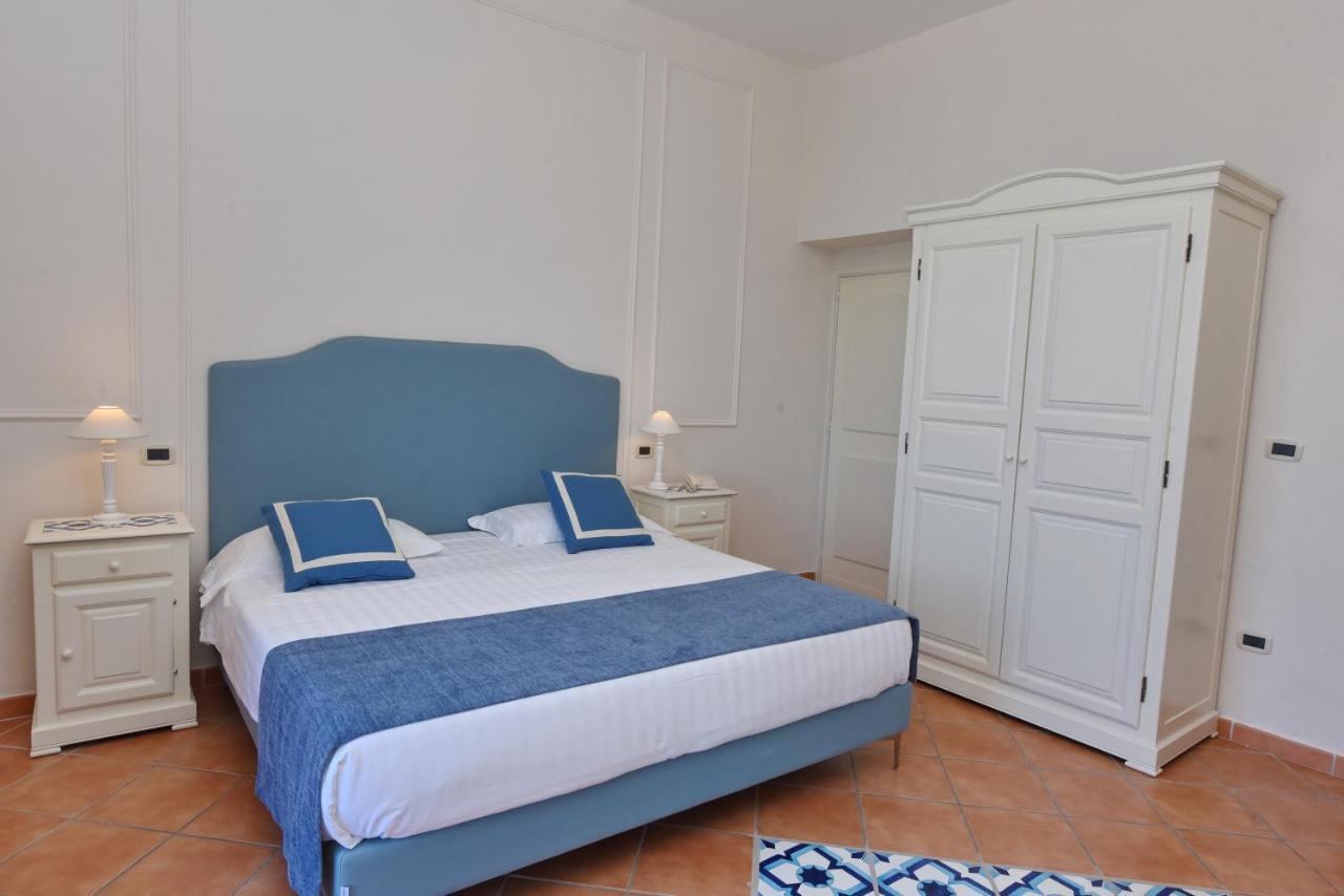 Hotel Garden Riviera Санта-Мария-ди-Кастеллабате Экстерьер фото