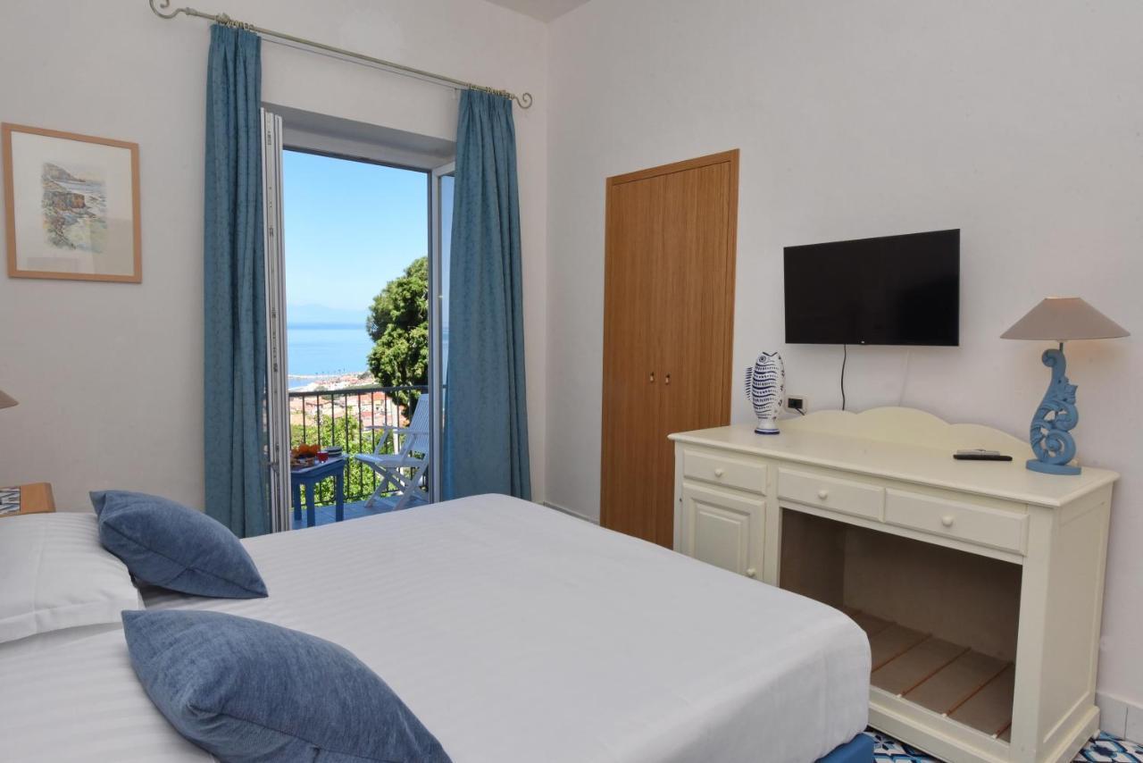 Hotel Garden Riviera Санта-Мария-ди-Кастеллабате Экстерьер фото