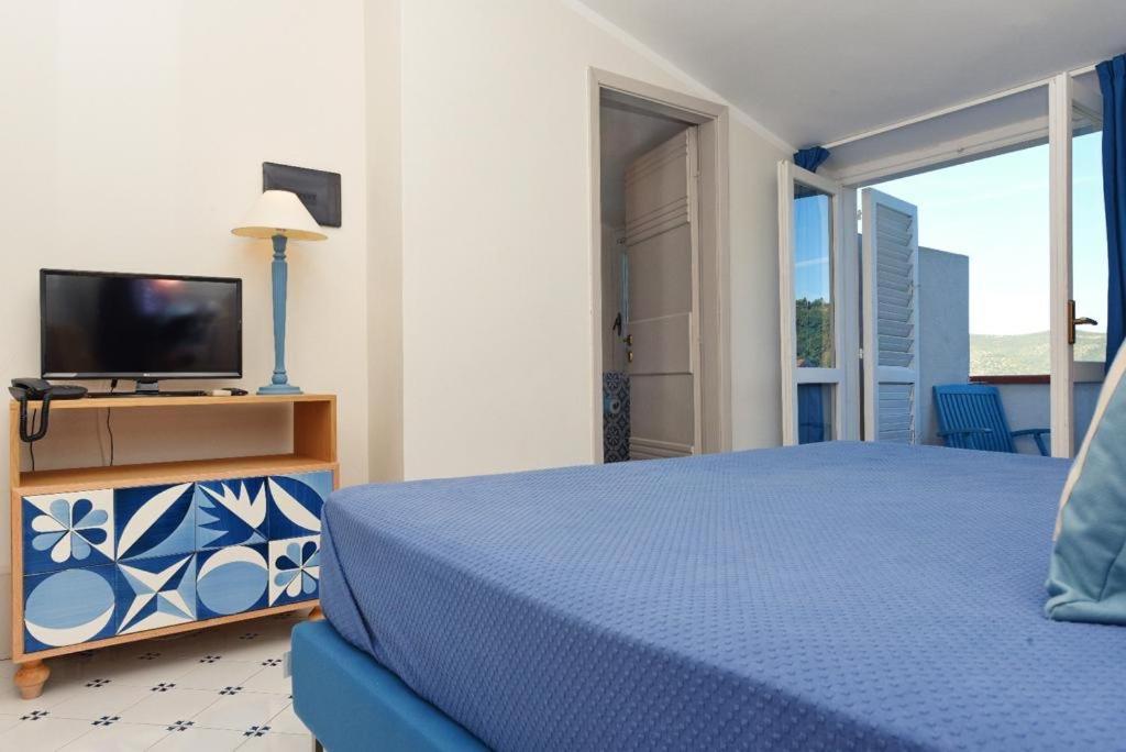 Hotel Garden Riviera Санта-Мария-ди-Кастеллабате Экстерьер фото