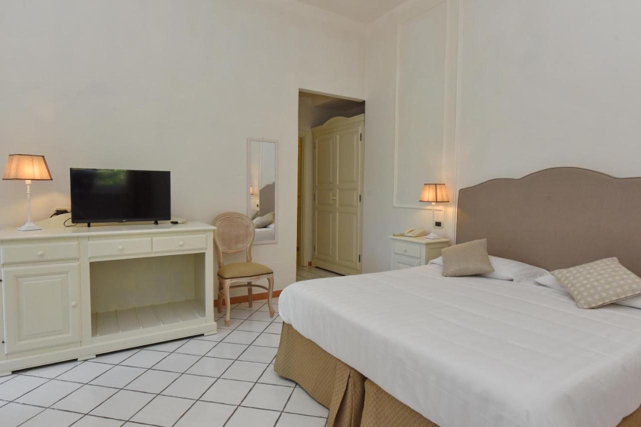 Hotel Garden Riviera Санта-Мария-ди-Кастеллабате Экстерьер фото
