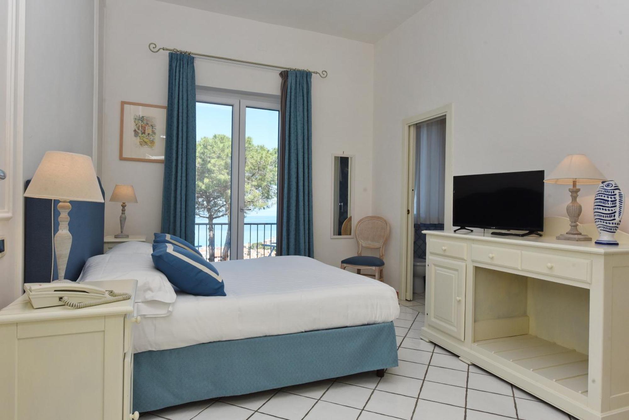 Hotel Garden Riviera Санта-Мария-ди-Кастеллабате Экстерьер фото