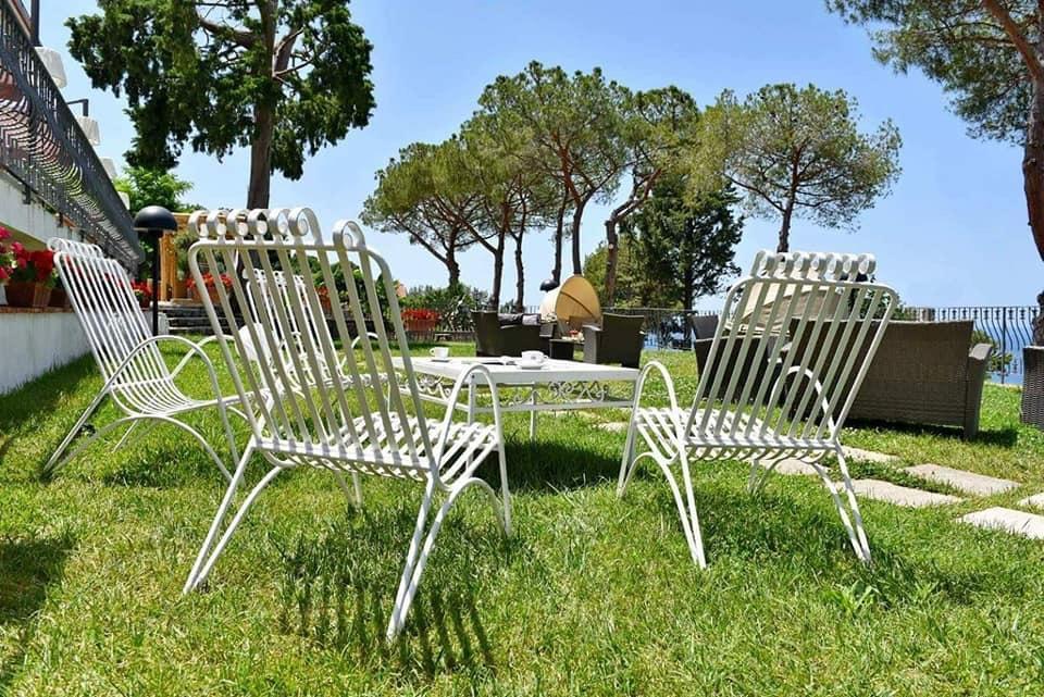 Hotel Garden Riviera Санта-Мария-ди-Кастеллабате Экстерьер фото