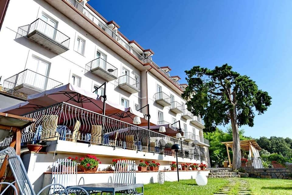 Hotel Garden Riviera Санта-Мария-ди-Кастеллабате Экстерьер фото