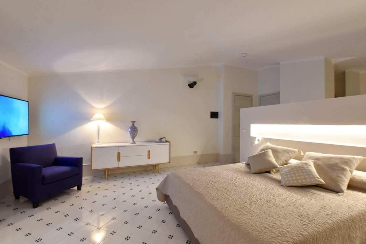 Hotel Garden Riviera Санта-Мария-ди-Кастеллабате Экстерьер фото