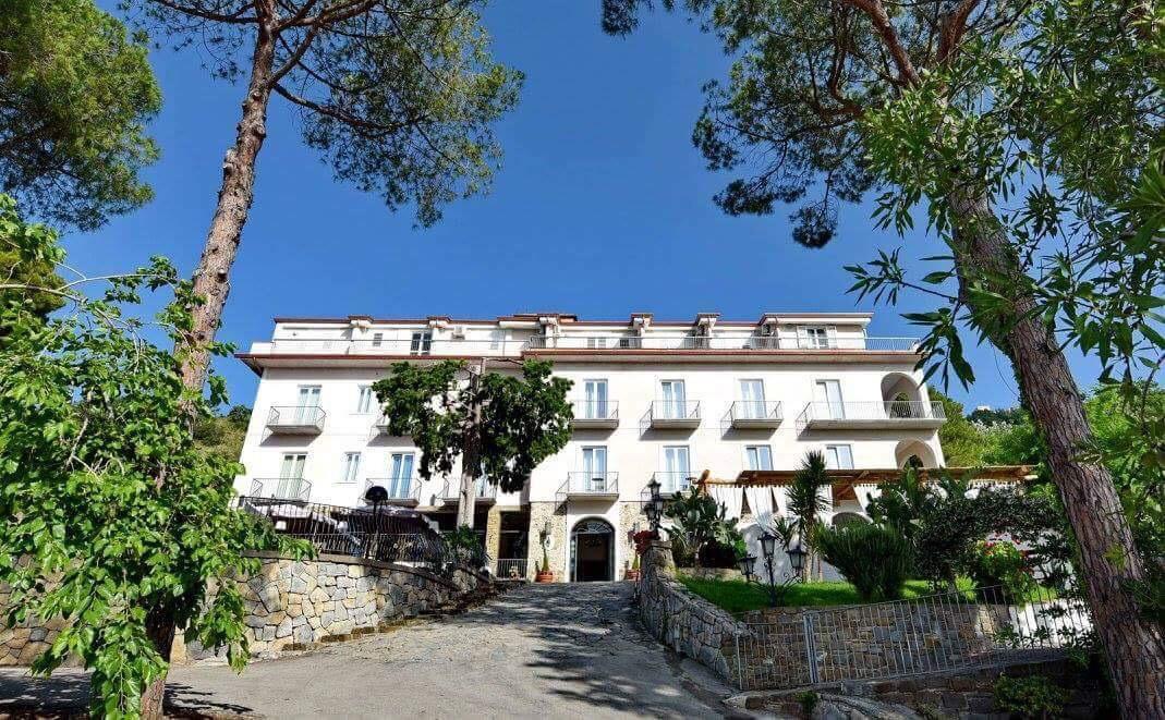 Hotel Garden Riviera Санта-Мария-ди-Кастеллабате Экстерьер фото