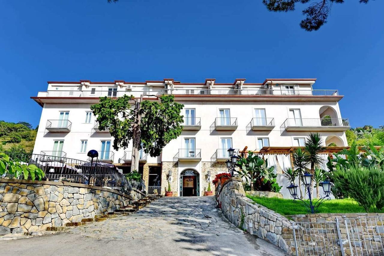 Hotel Garden Riviera Санта-Мария-ди-Кастеллабате Экстерьер фото