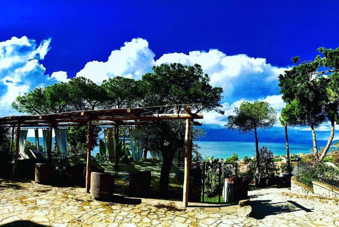 Hotel Garden Riviera Санта-Мария-ди-Кастеллабате Экстерьер фото