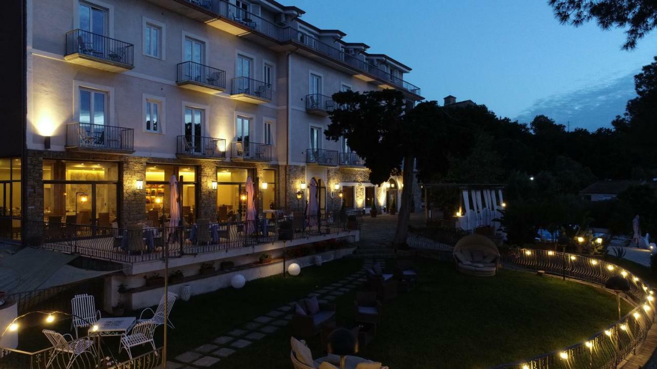 Hotel Garden Riviera Санта-Мария-ди-Кастеллабате Экстерьер фото