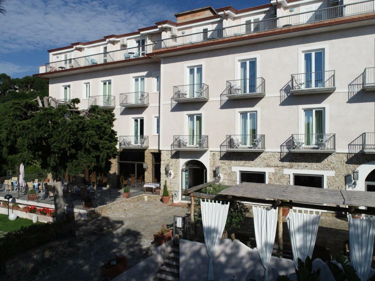 Hotel Garden Riviera Санта-Мария-ди-Кастеллабате Экстерьер фото
