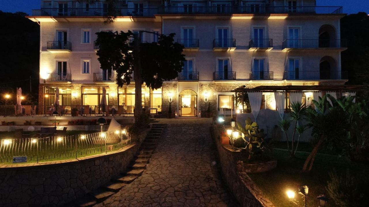 Hotel Garden Riviera Санта-Мария-ди-Кастеллабате Экстерьер фото